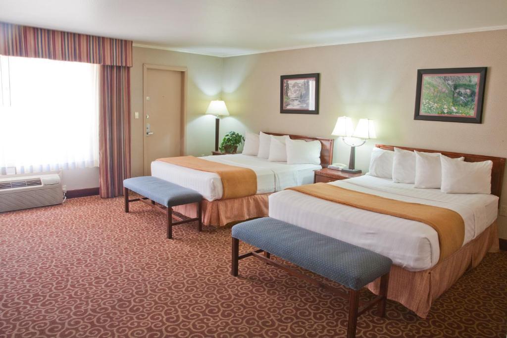 Red Arrow Inn & Suites, A Travelodge By Wyndham Montrose Room photo