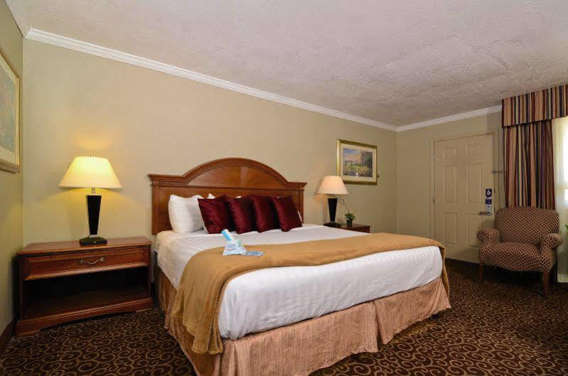 Red Arrow Inn & Suites, A Travelodge By Wyndham Montrose Exterior photo